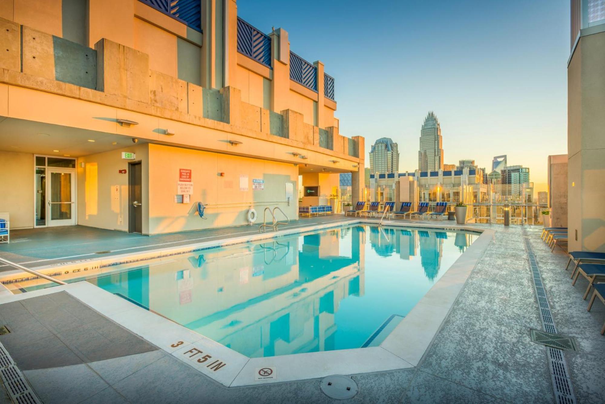 Luxurious Skyhouse Uptown Apartments In Charlotte North Carolina Exterior foto